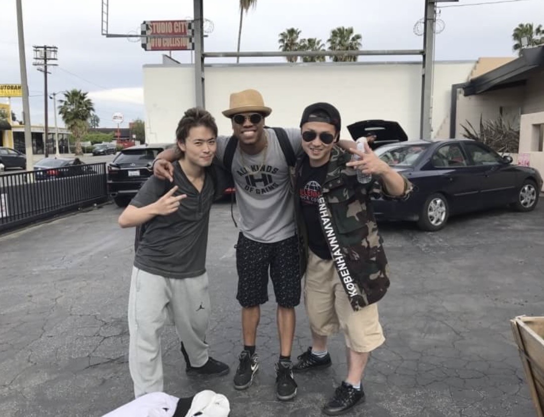 LA